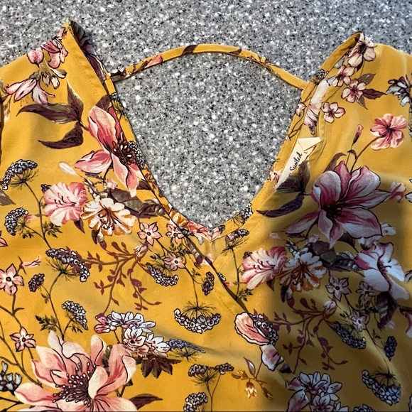 Large yellow floral Live To Be Spoiled cropped blouse - Picture 3 of 6